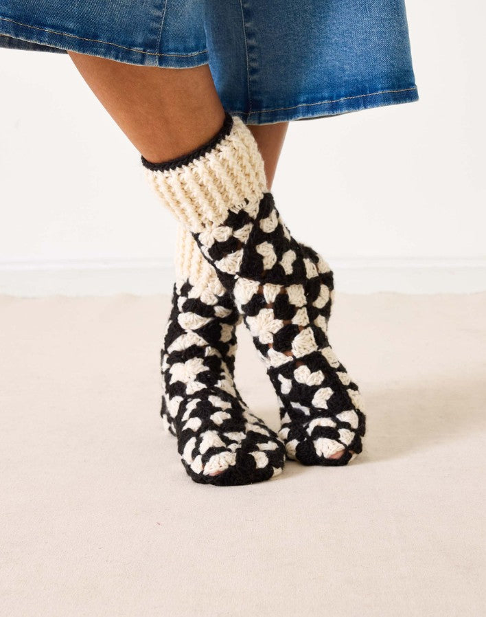 LA PAZ CROCHET SLIPPER SOCKS