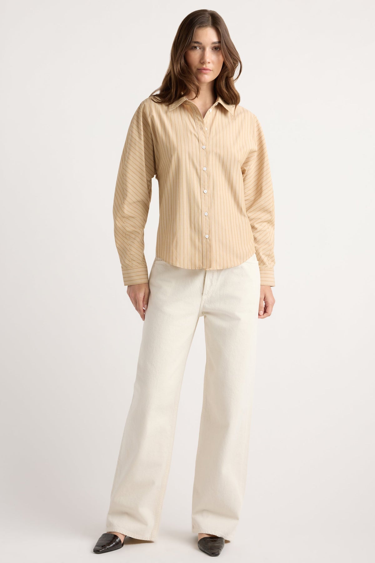 CINCH WAIST BACK BUTTON SHIRT