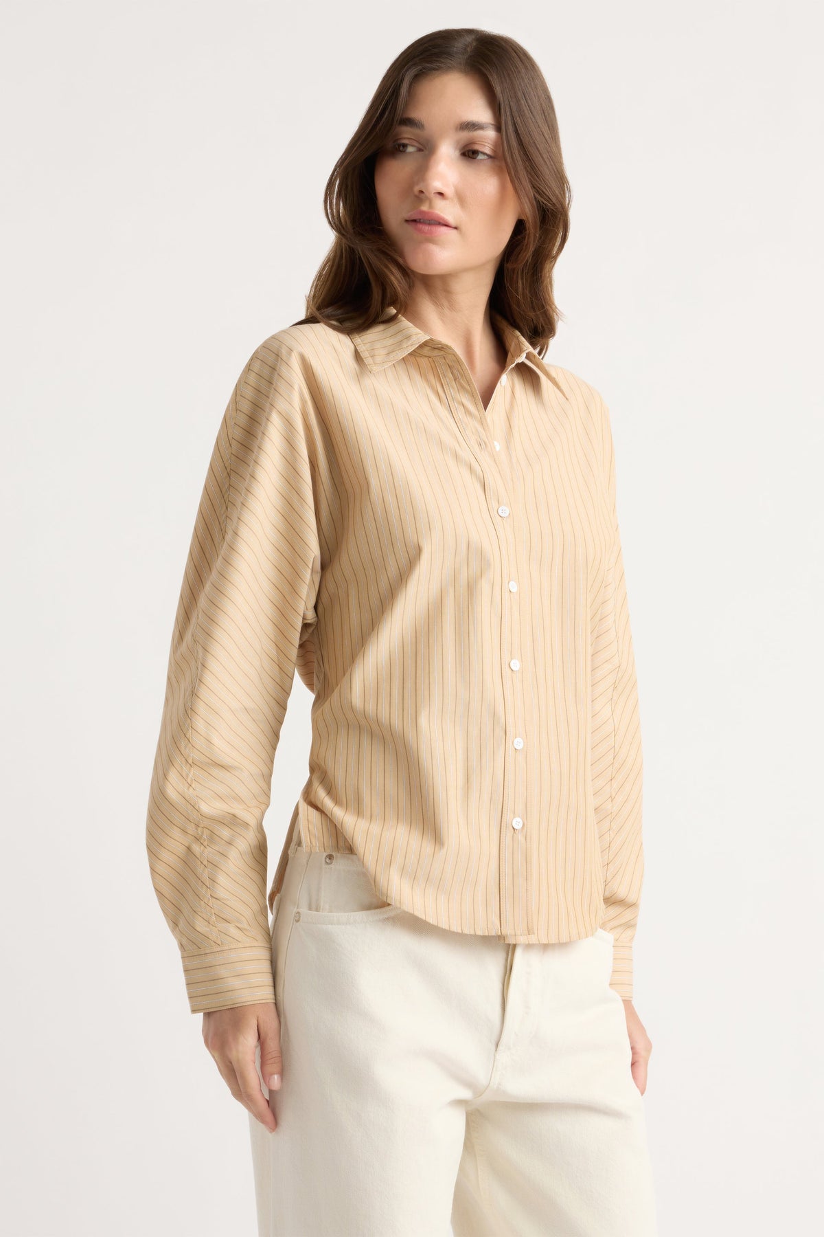 CINCH WAIST BACK BUTTON SHIRT