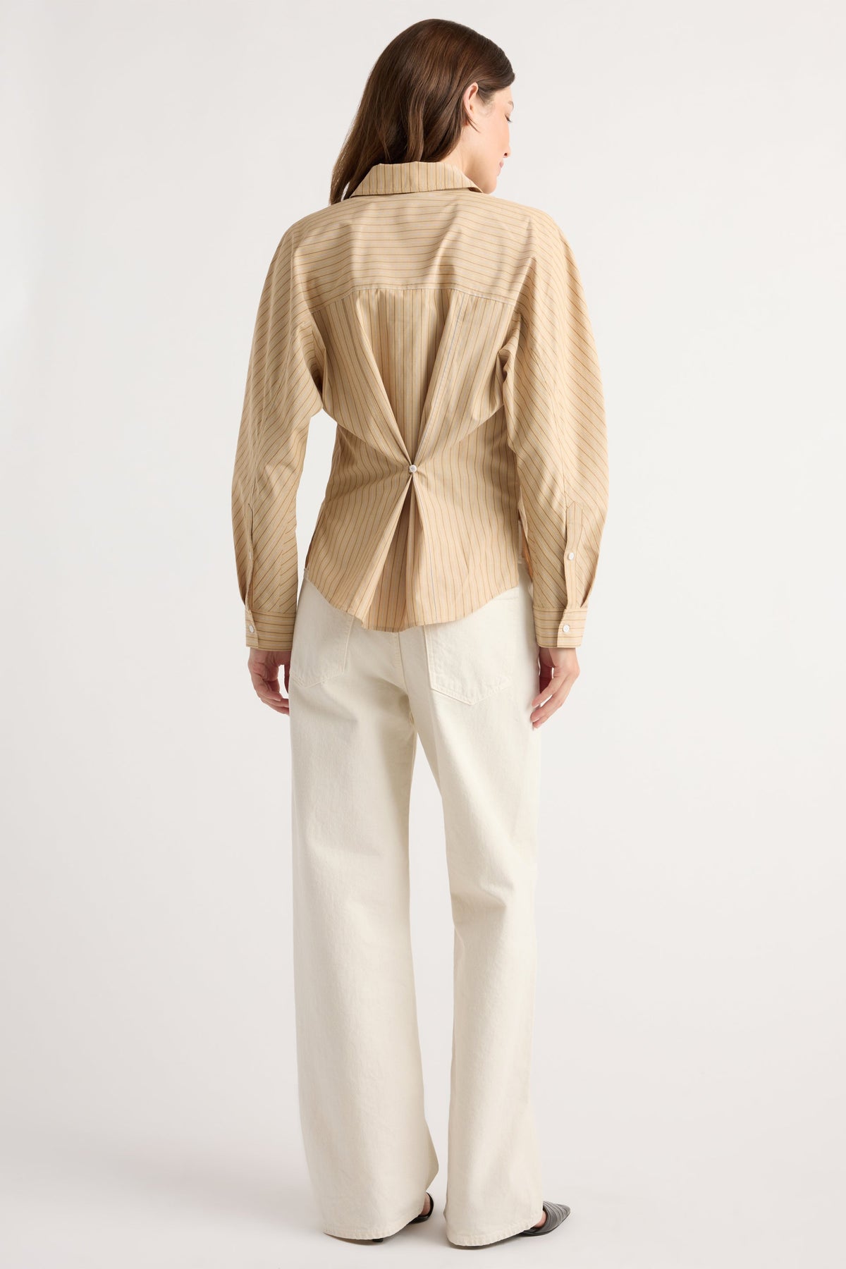 CINCH WAIST BACK BUTTON SHIRT
