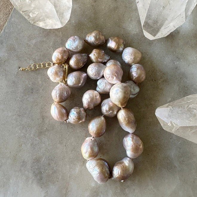 FRESHWATER PEARL NECKLACE