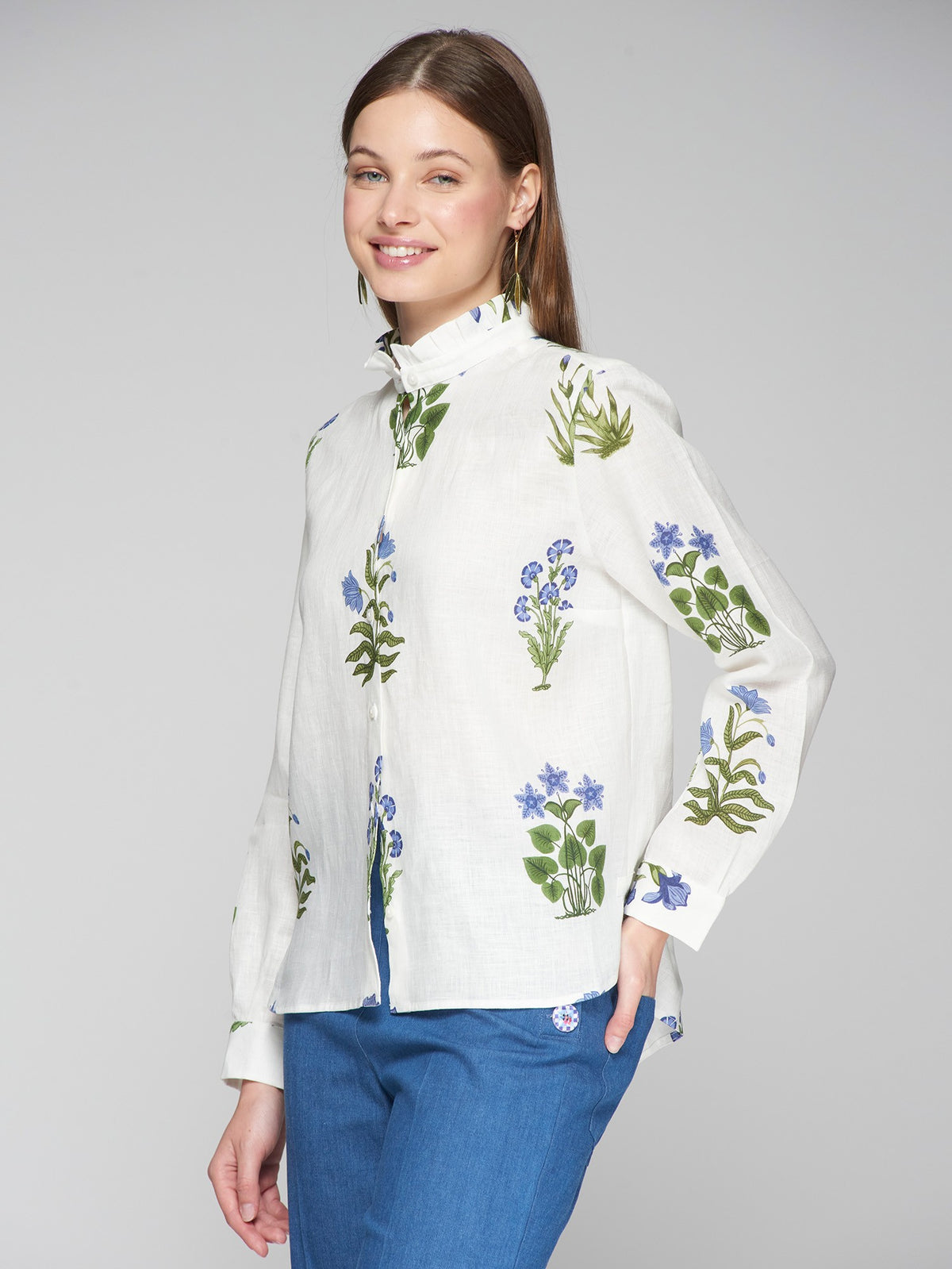 FLORAL EMBROIDERED BLOUSE