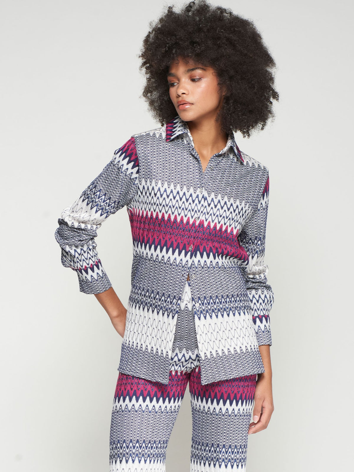 CHEVRON BUTTON DOWN