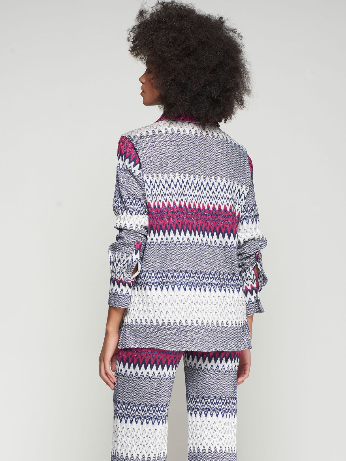 CHEVRON BUTTON DOWN