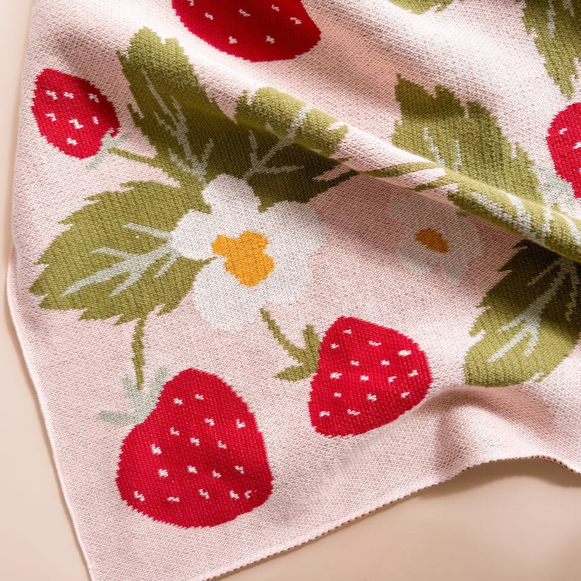 STRAWBERRY BLANKET