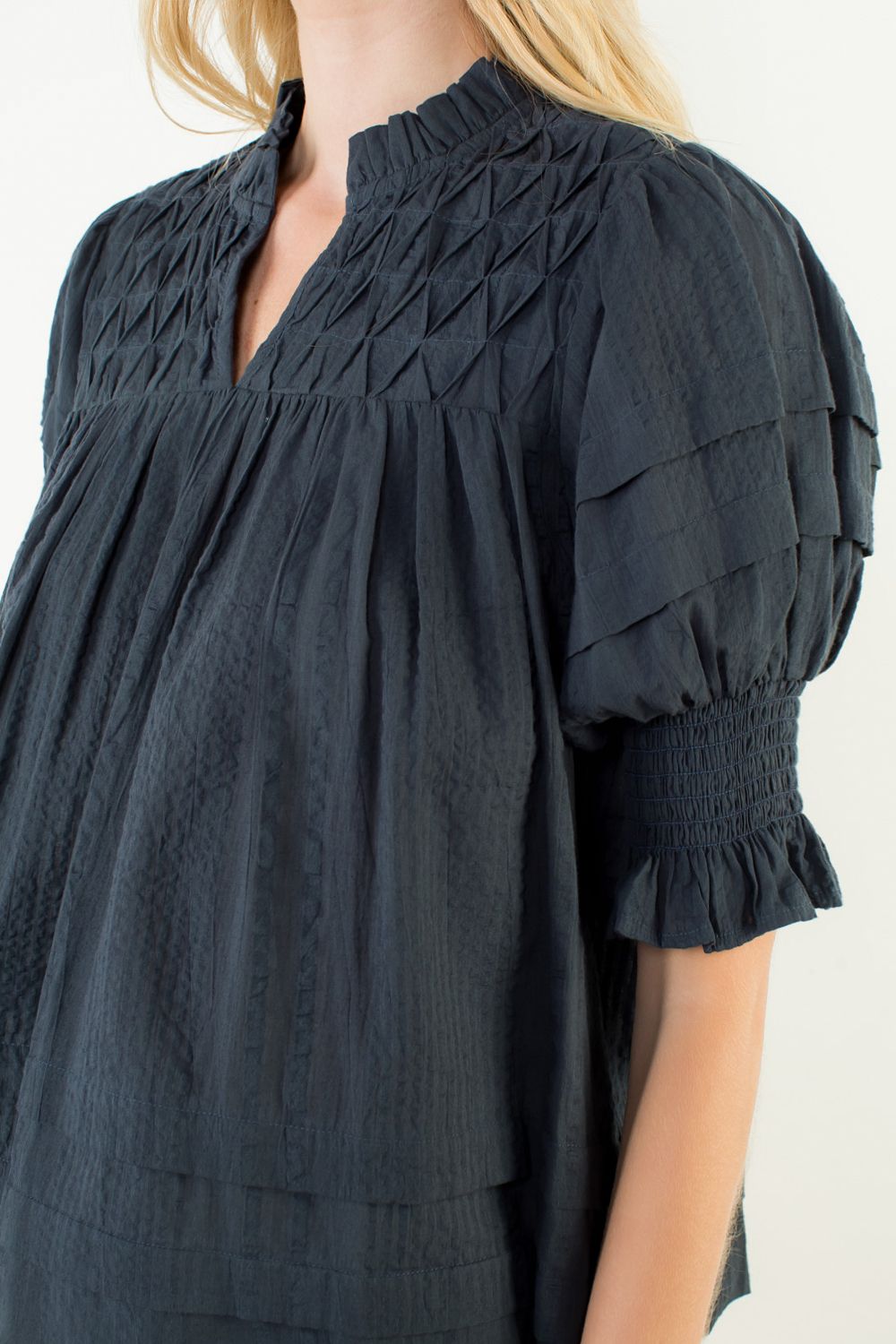 SHORT SLEEVE CRINKLE DETAIL TOP