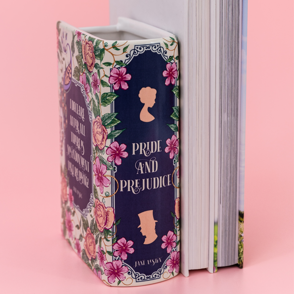 LARGE BOOK VASE PRIDE AND PREJUDICE