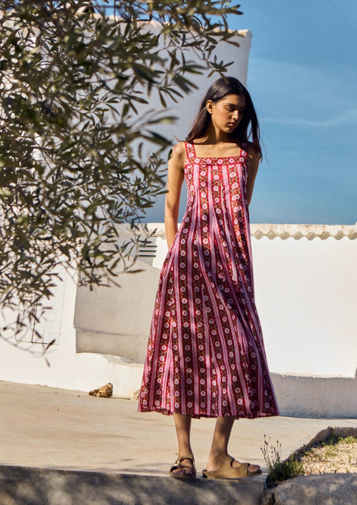 SQUARE NECK PANELESS DRESS