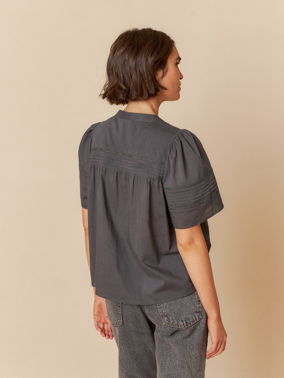 SHORT SLEEVE EMBROIDERED BLOUSE